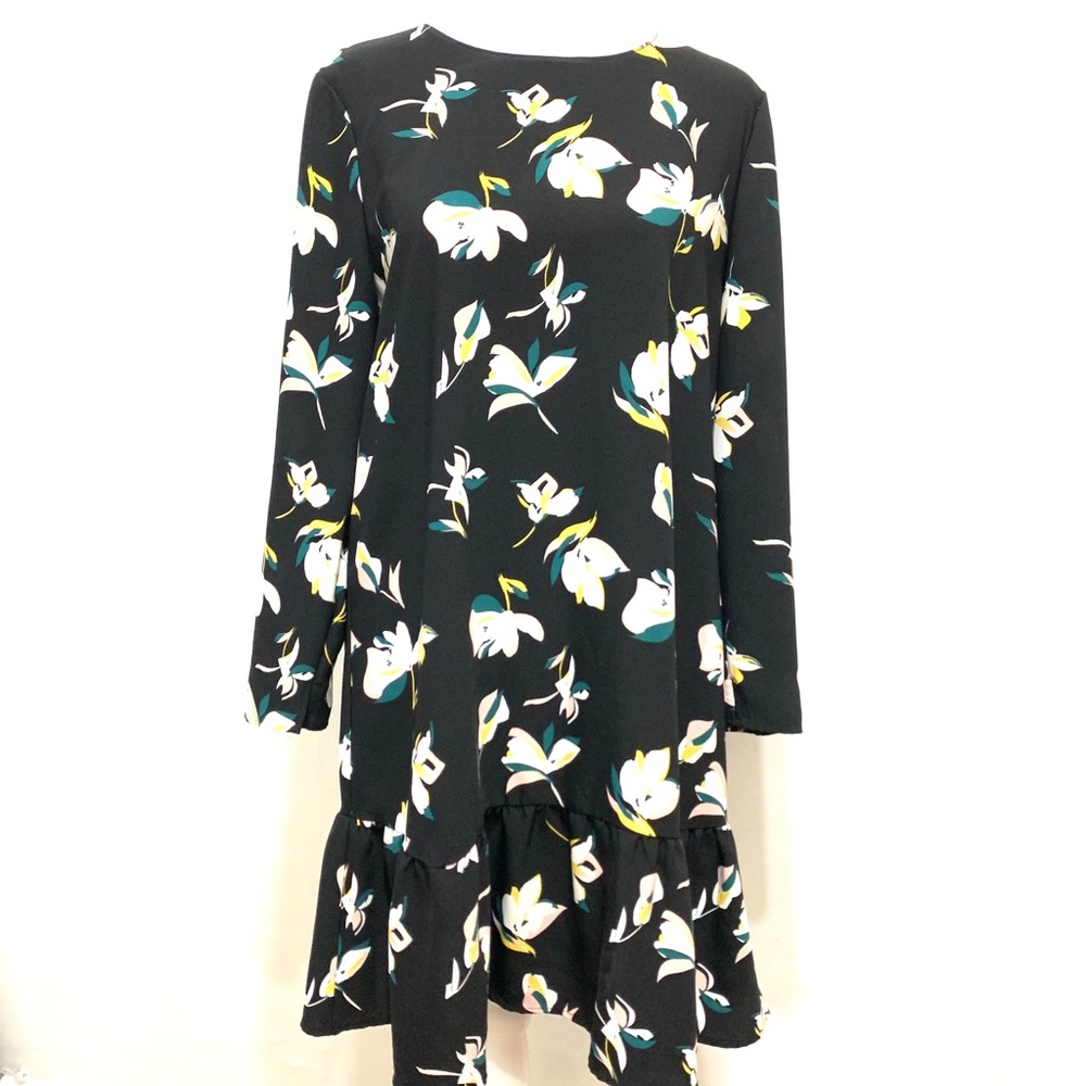 Halogen Ruffel Hem Dark Floral Dress 👗
